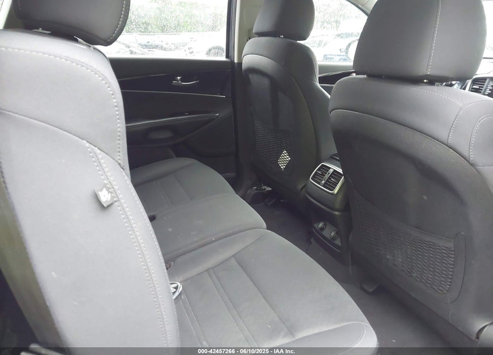 2019 KIA SORENTO VIN: 5XYPG4A3XKG463044