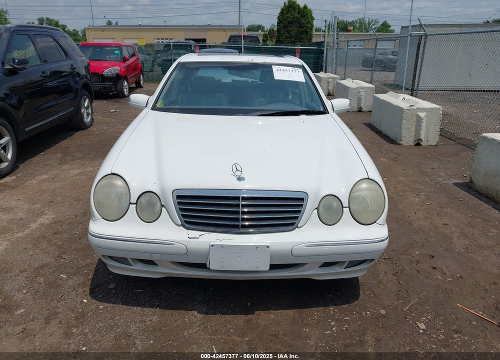 2000 MERCEDES-BENZ E 320 4M VIN: WDBJF82J6YX036008