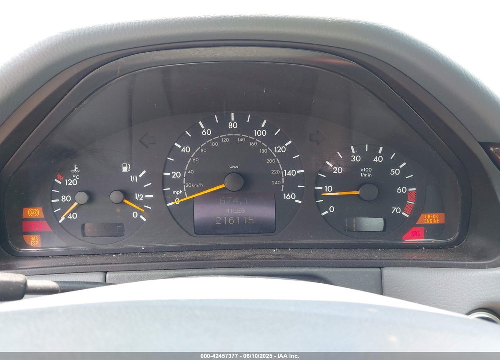 2000 MERCEDES-BENZ E 320 4M VIN: WDBJF82J6YX036008