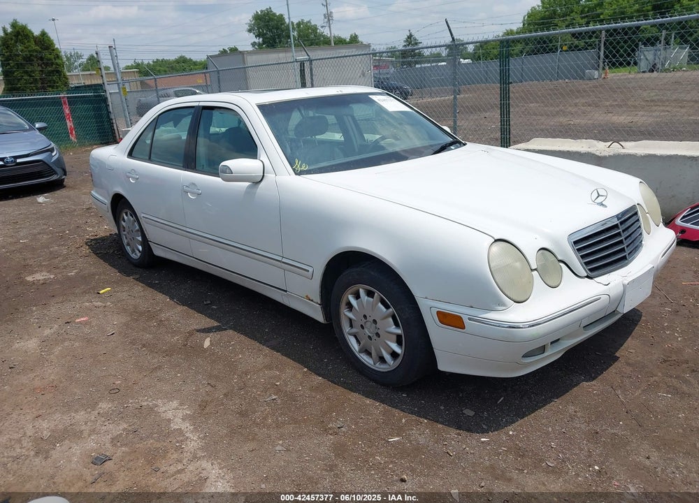 2000 MERCEDES-BENZ E 320 4M VIN: WDBJF82J6YX036008