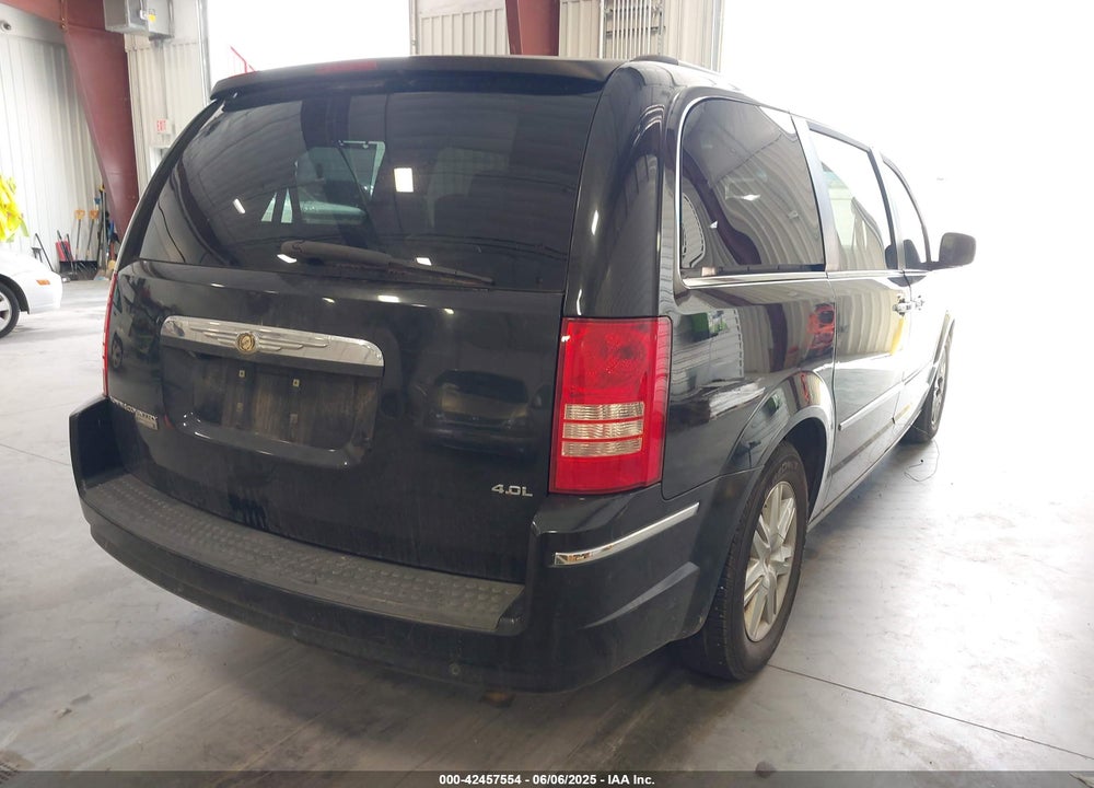 2008 CHRYSLER TOWN & COUNTRY LIMITED VIN: 2A8HR64X98R689789