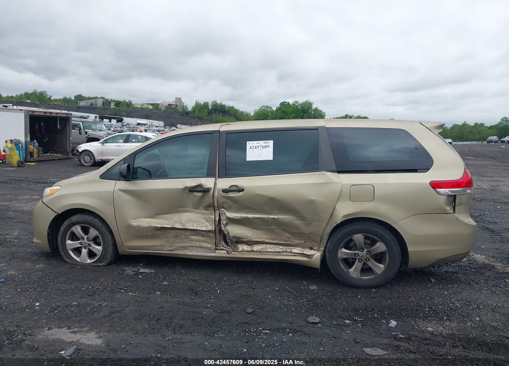 2014 TOYOTA SIENNA L V6 7 PASSENGER VIN: 5TDZK3DC2ES522589