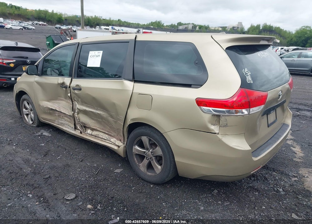 2014 TOYOTA SIENNA L V6 7 PASSENGER VIN: 5TDZK3DC2ES522589