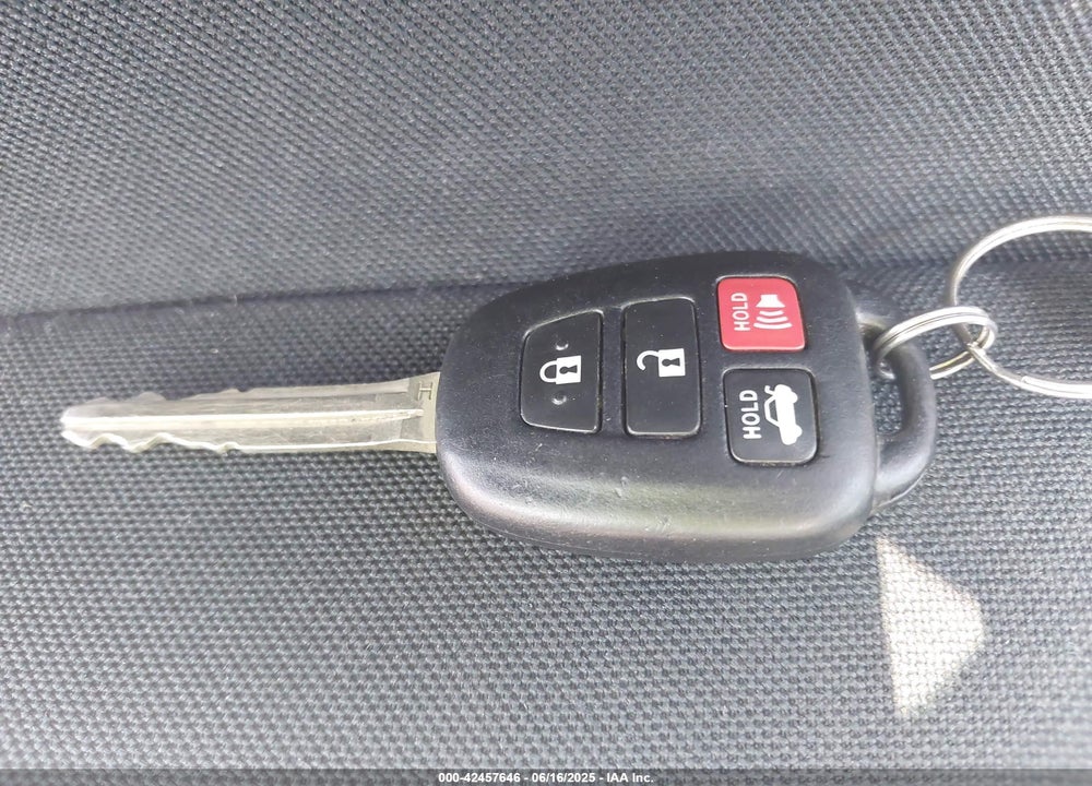 2014 TOYOTA COROLLA LE VIN: 2T1BURHE6EC219673