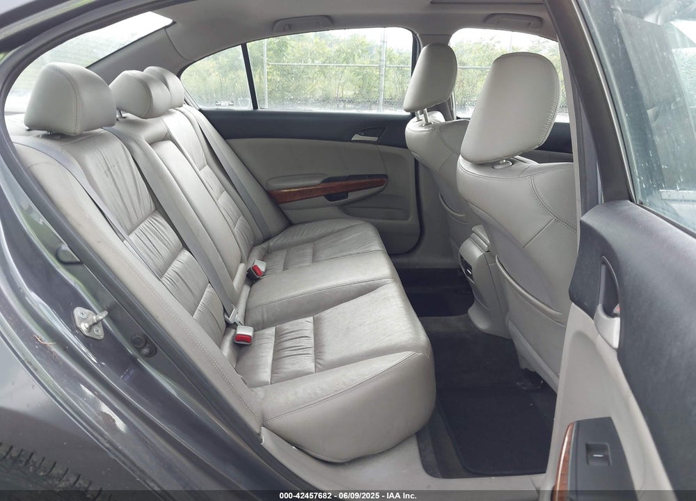 2011 HONDA ACCORD 2.4 EX-L VIN: 1HGCP2F89BA013037