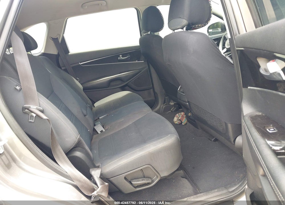 2016 KIA SORENTO VIN: 5XYPG4A31GG099331