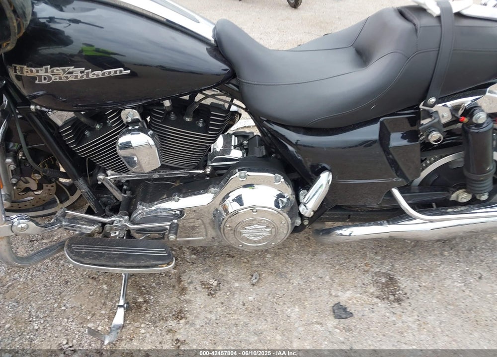 2013 HARLEY-DAVIDSON FLHX STREET GLIDE VIN: 1HD1KBM1XDB608517