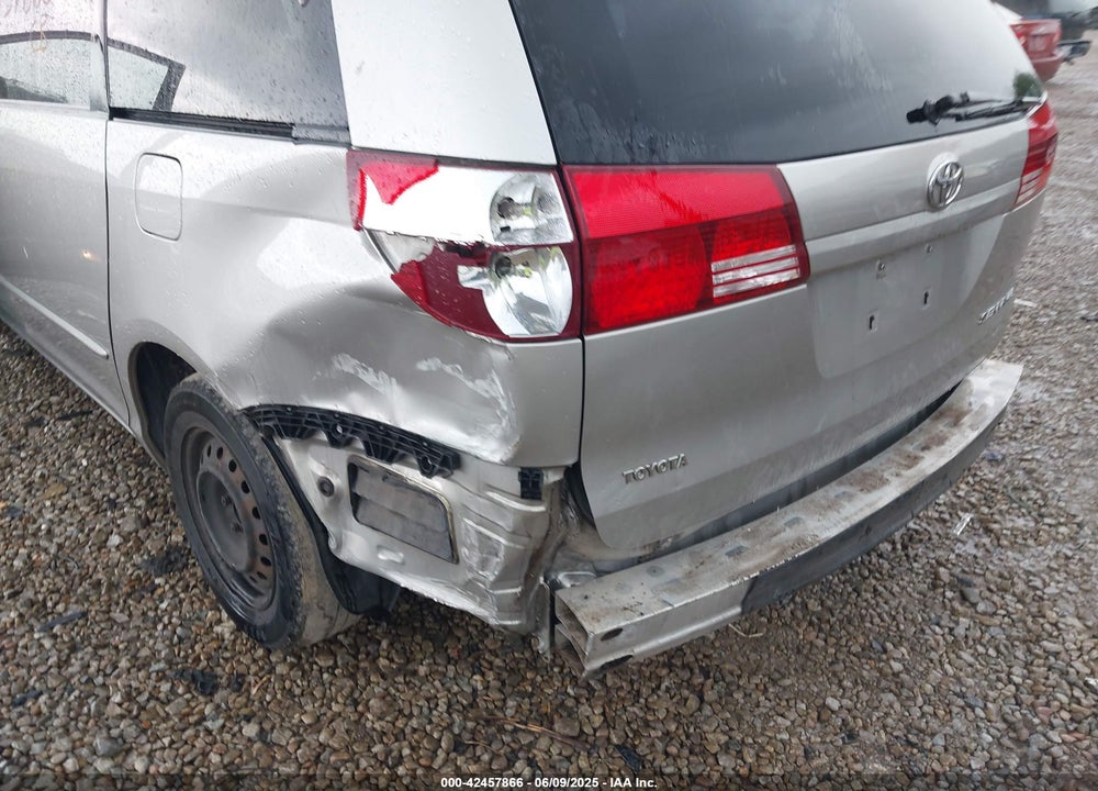 2004 TOYOTA SIENNA LE VIN: 5TDZA23C34S129410