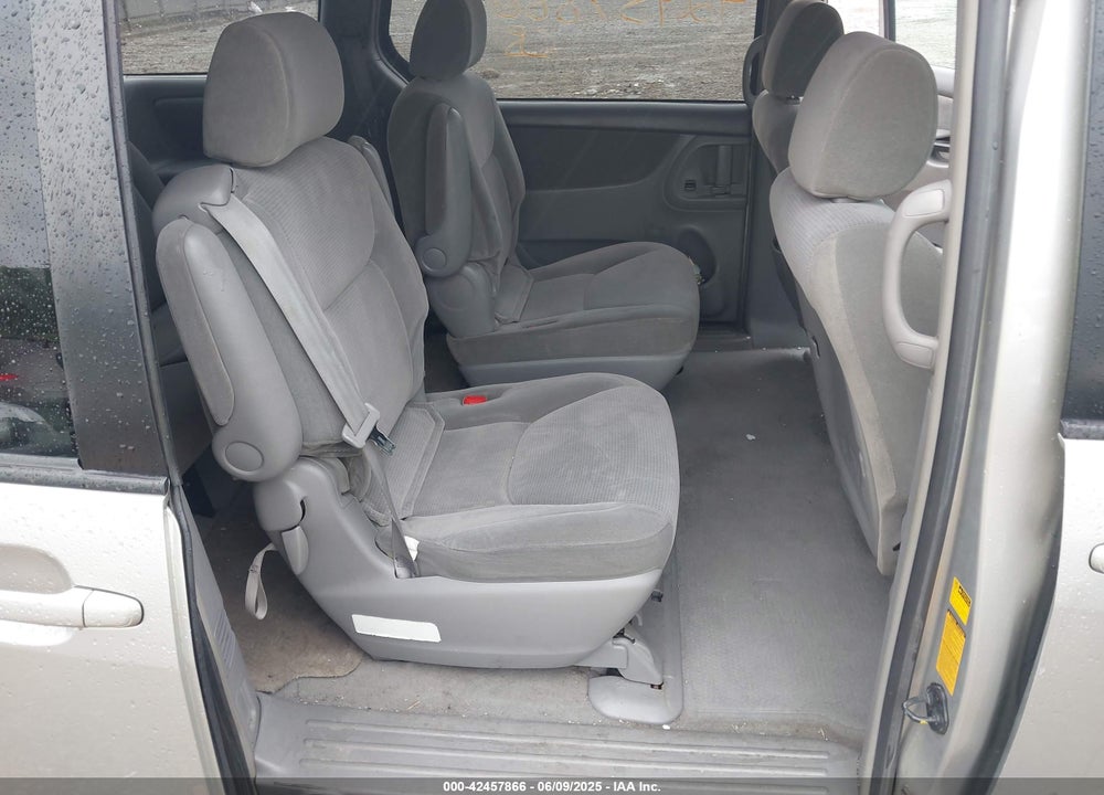 2004 TOYOTA SIENNA LE VIN: 5TDZA23C34S129410