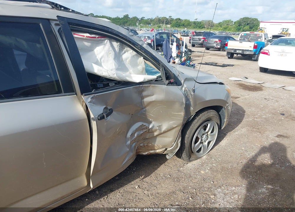 2008 TOYOTA RAV4 VIN: JTMBD33V085215138
