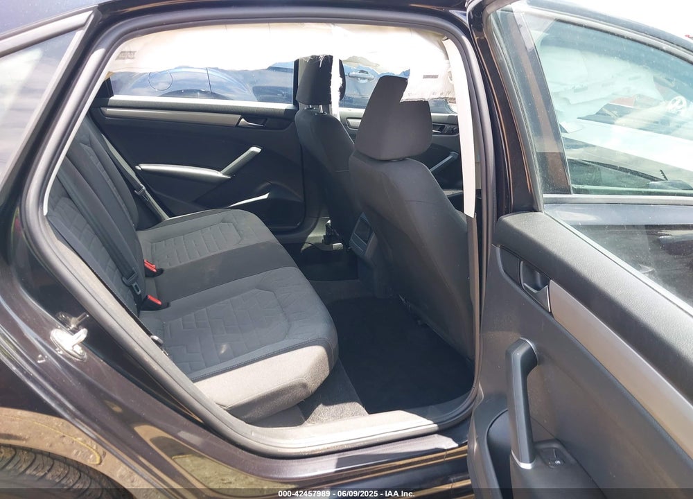 2021 VOLKSWAGEN PASSAT VIN: 1VWAA7A33MC010509