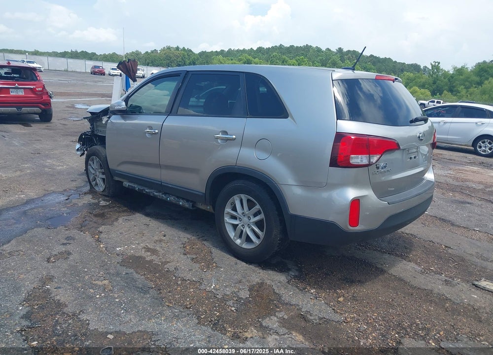 2015 KIA SORENTO VIN: 5XYKT3A64FG564791