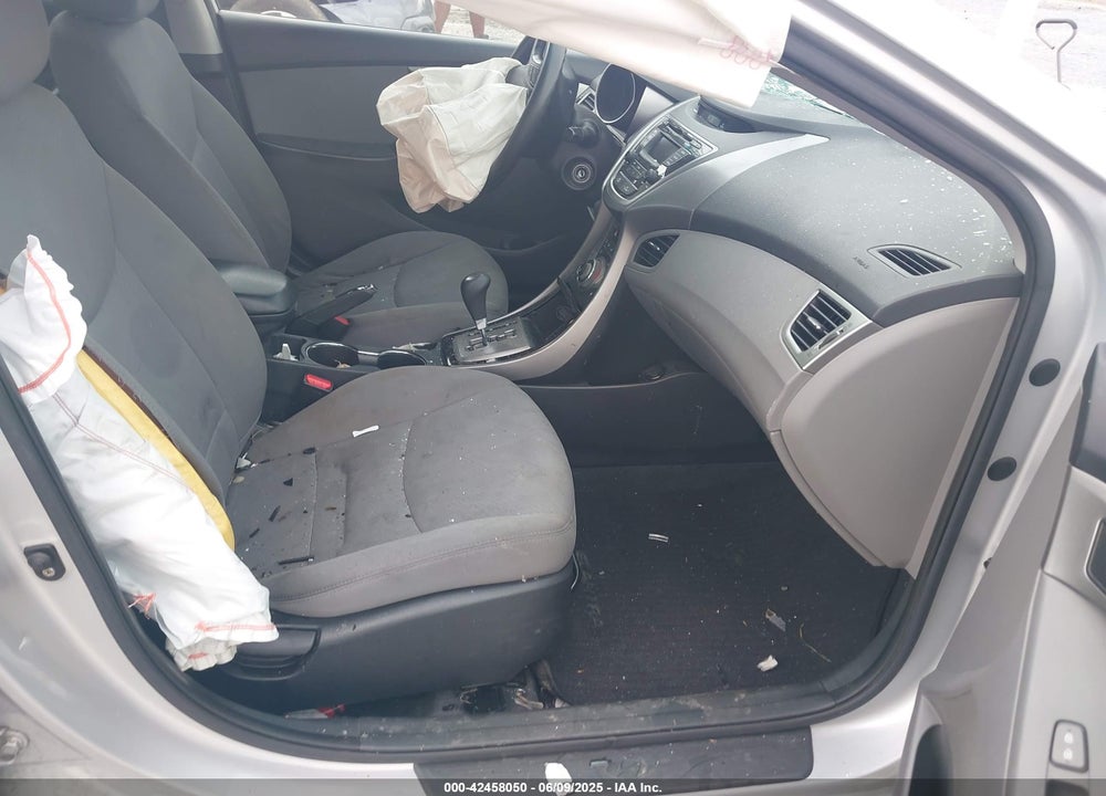 2013 HYUNDAI ELANTRA VIN: KMHDH4AE3DU784700