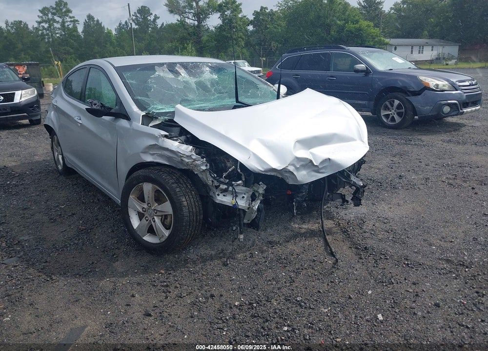 2013 HYUNDAI ELANTRA VIN: KMHDH4AE3DU784700