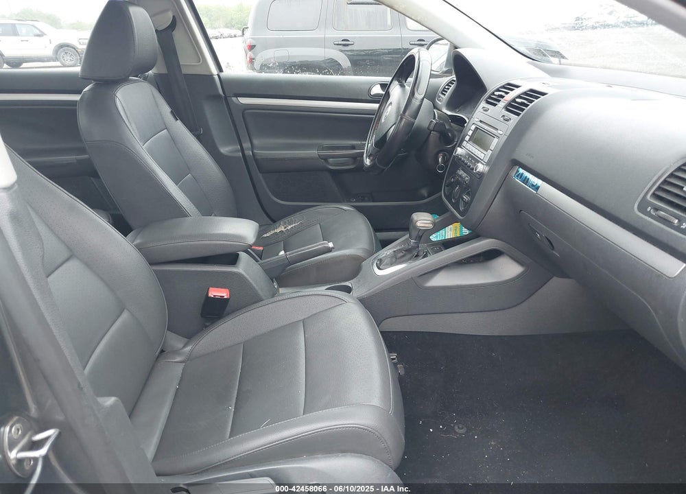 2009 VOLKSWAGEN JETTA VIN: 3VWRZ71K99M121820