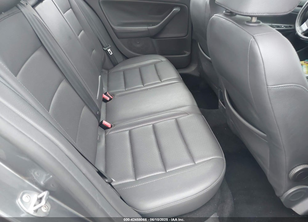 2009 VOLKSWAGEN JETTA VIN: 3VWRZ71K99M121820