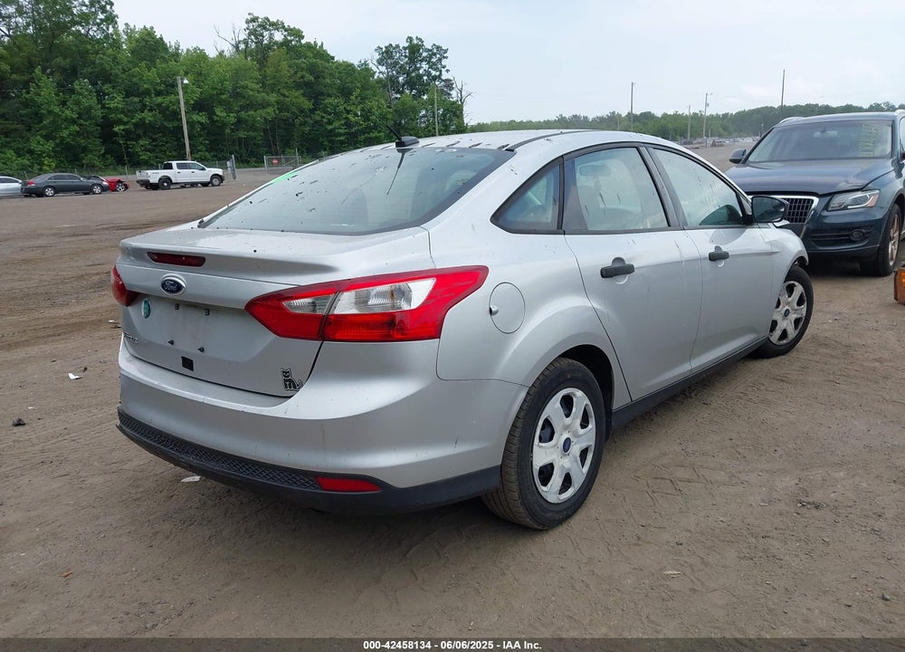 2013 FORD FOCUS VIN: 1FADP3E29DL118812