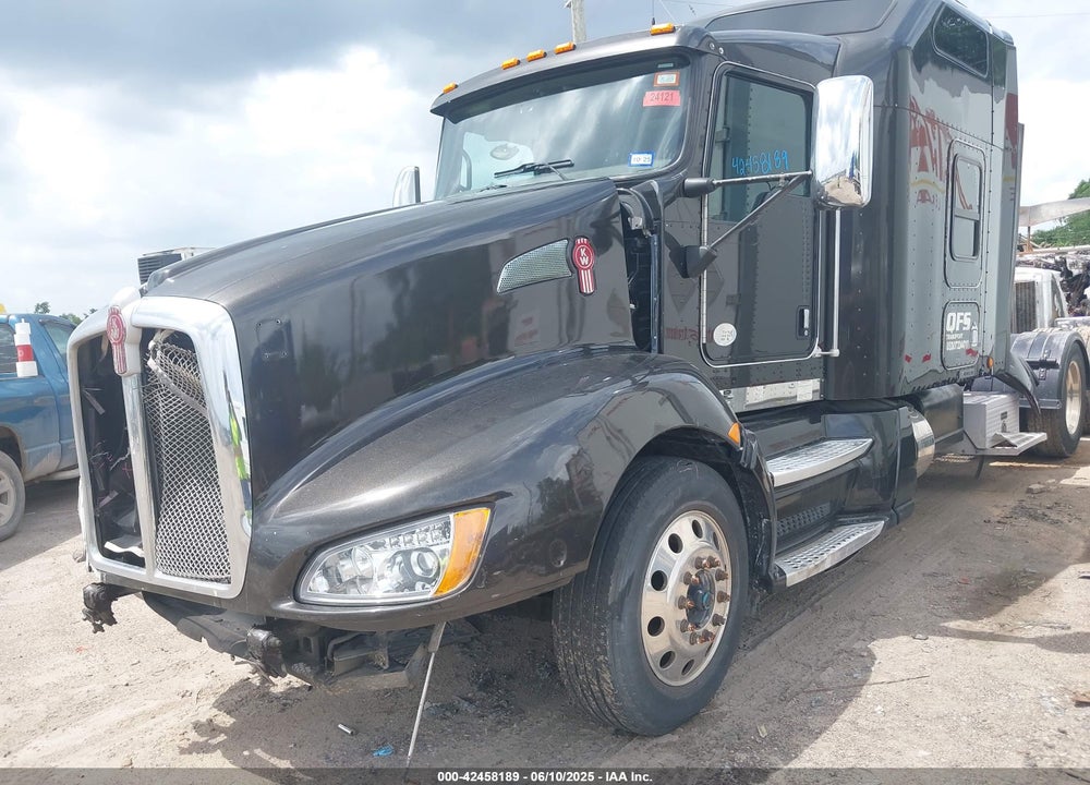 2010 KENWORTH T660 T660 VIN: 1XKAD48X1AJ275720