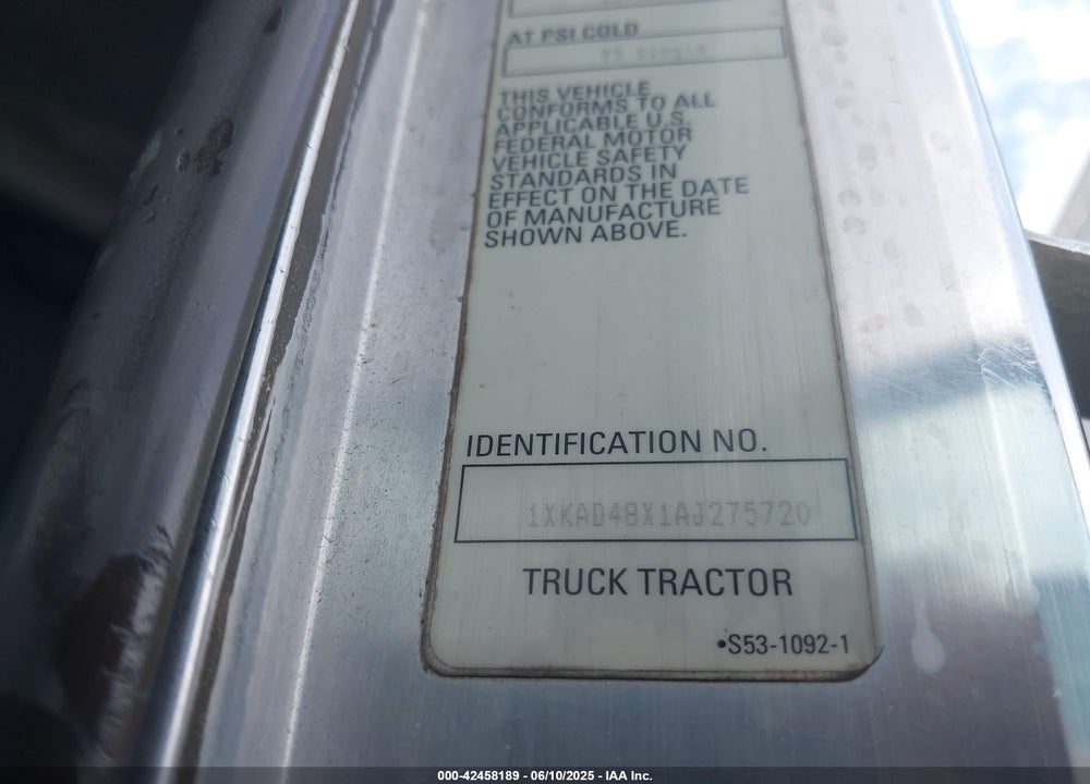 2010 KENWORTH T660 T660 VIN: 1XKAD48X1AJ275720