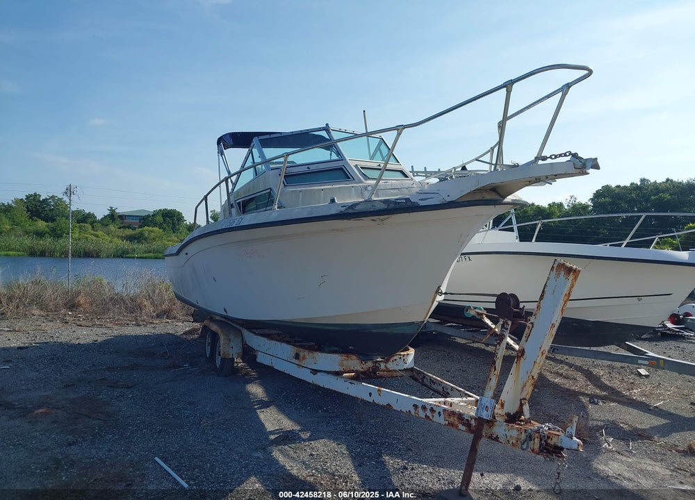1990 GRADY WHITE BOAT VIN: NTLCR165K990