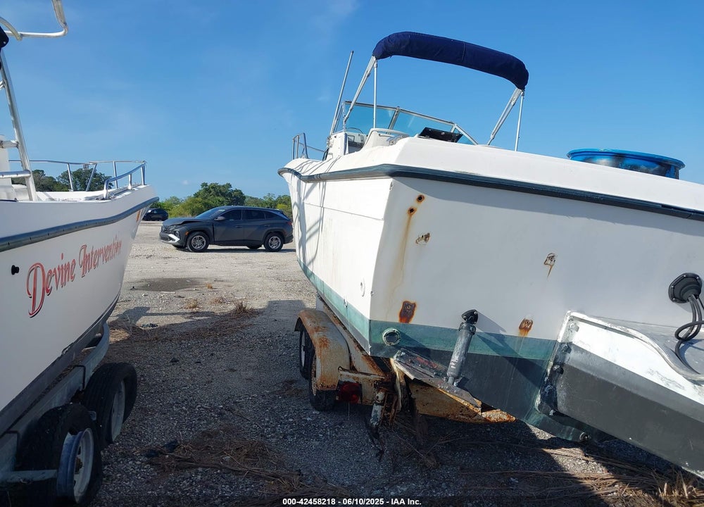 1990 GRADY WHITE BOAT VIN: NTLCR165K990