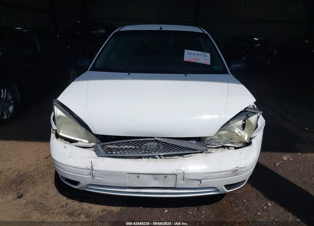 2005 FORD FOCUS ZX4 VIN: 1FAFP34N95W173118