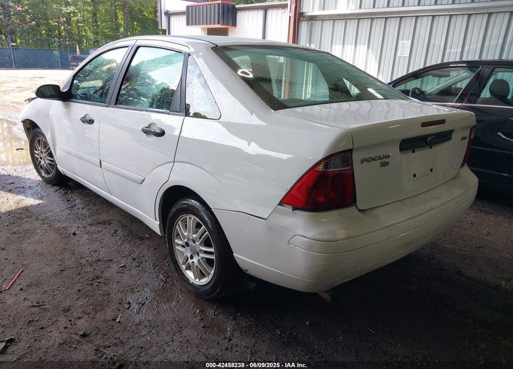 2005 FORD FOCUS ZX4 VIN: 1FAFP34N95W173118