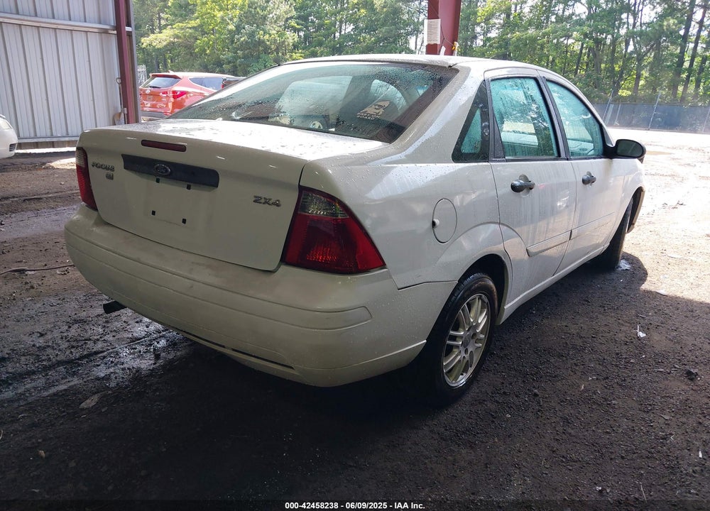 2005 FORD FOCUS ZX4 VIN: 1FAFP34N95W173118