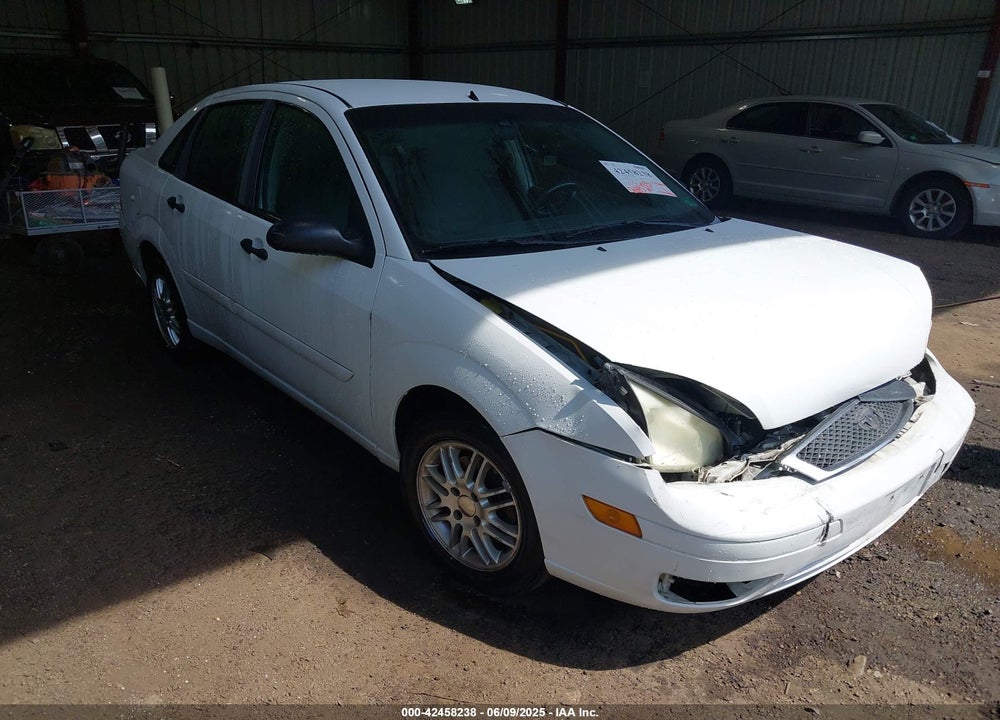 2005 FORD FOCUS ZX4 VIN: 1FAFP34N95W173118