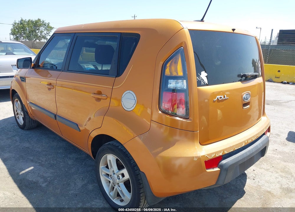 2011 KIA SOUL VIN: KNDJT2A23B7288078