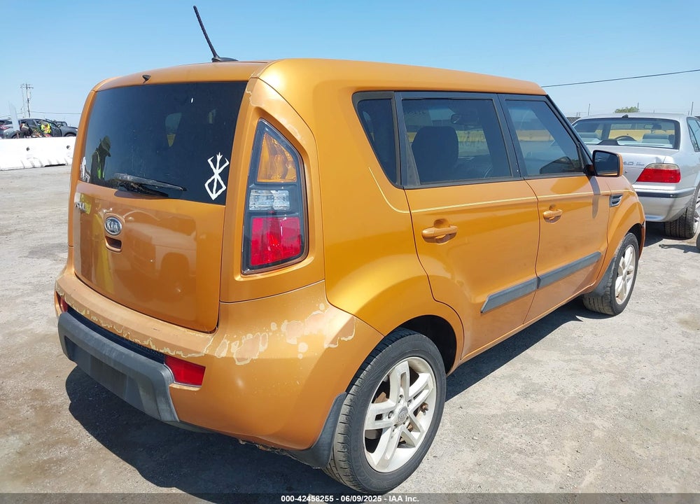 2011 KIA SOUL VIN: KNDJT2A23B7288078