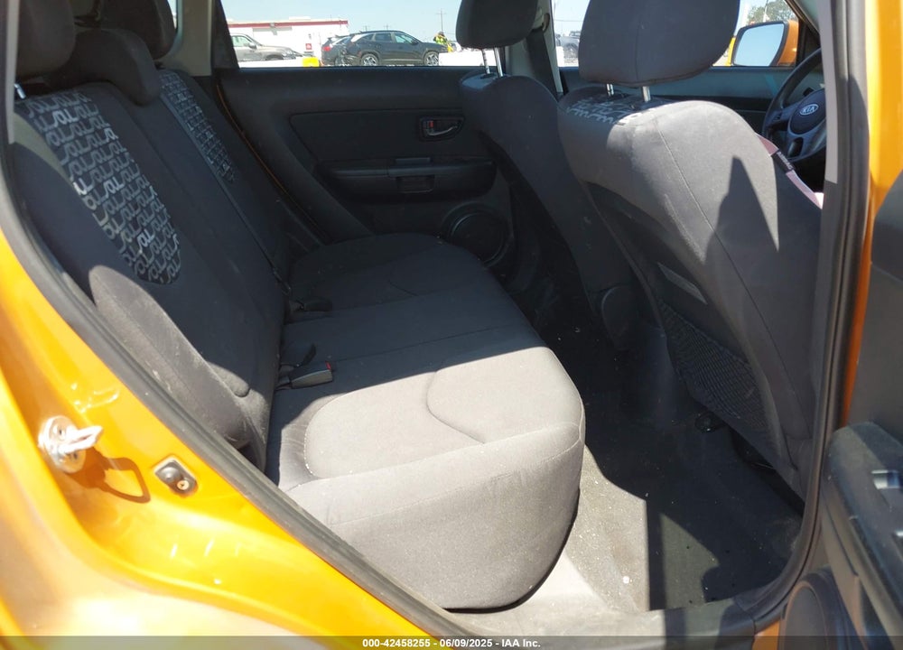 2011 KIA SOUL VIN: KNDJT2A23B7288078