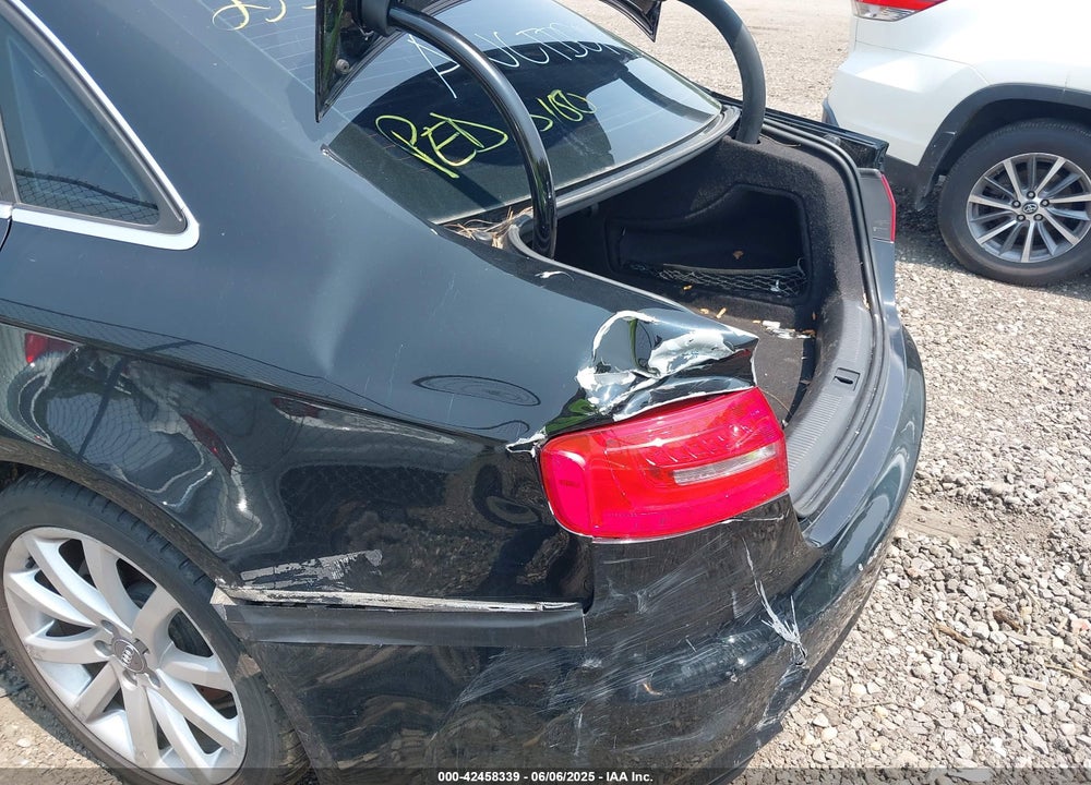 2013 AUDI A4 2.0T PREMIUM VIN: WAUFFAFL8DN033415
