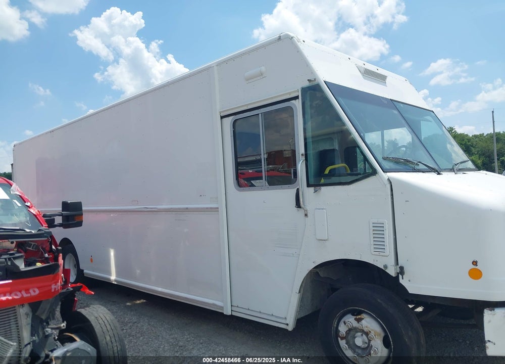 2012 FREIGHTLINER CHASSIS M LINE WALK-IN VAN VIN: 4UZAC3DV0CCBN1750