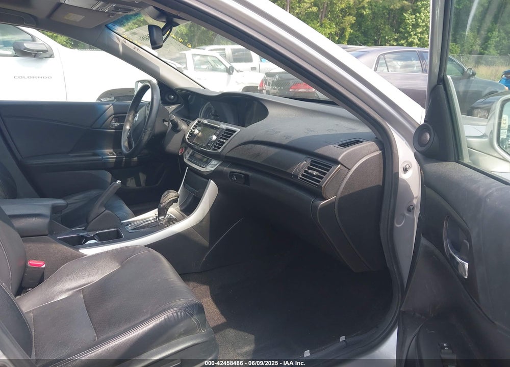 2015 HONDA ACCORD EX-L VIN: 1HGCR2F81FA064578