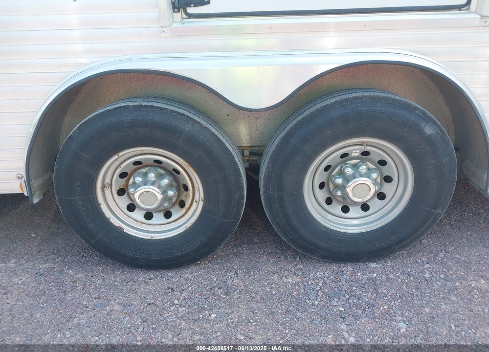 2000 OTHER --- VIN: 13SLD3529Y1LA2877