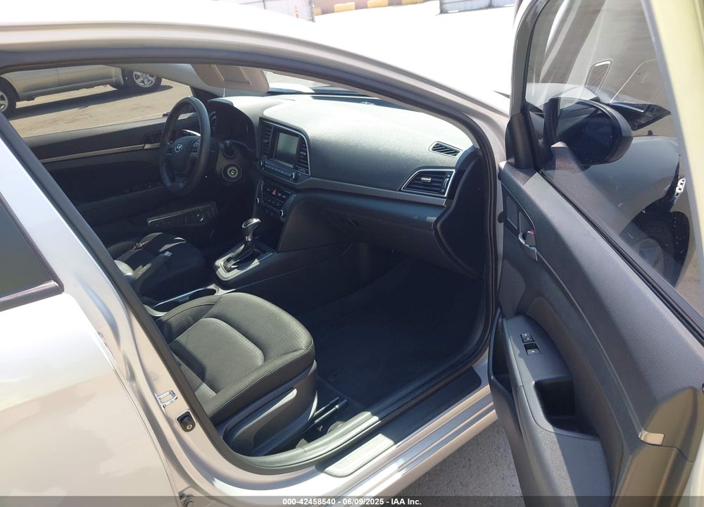 2018 HYUNDAI ELANTRA VIN: KMHD84LF2JU473163