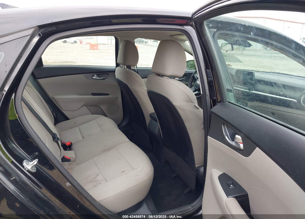 2019 KIA FORTE LXS VIN: 3KPF24ADXKE020778