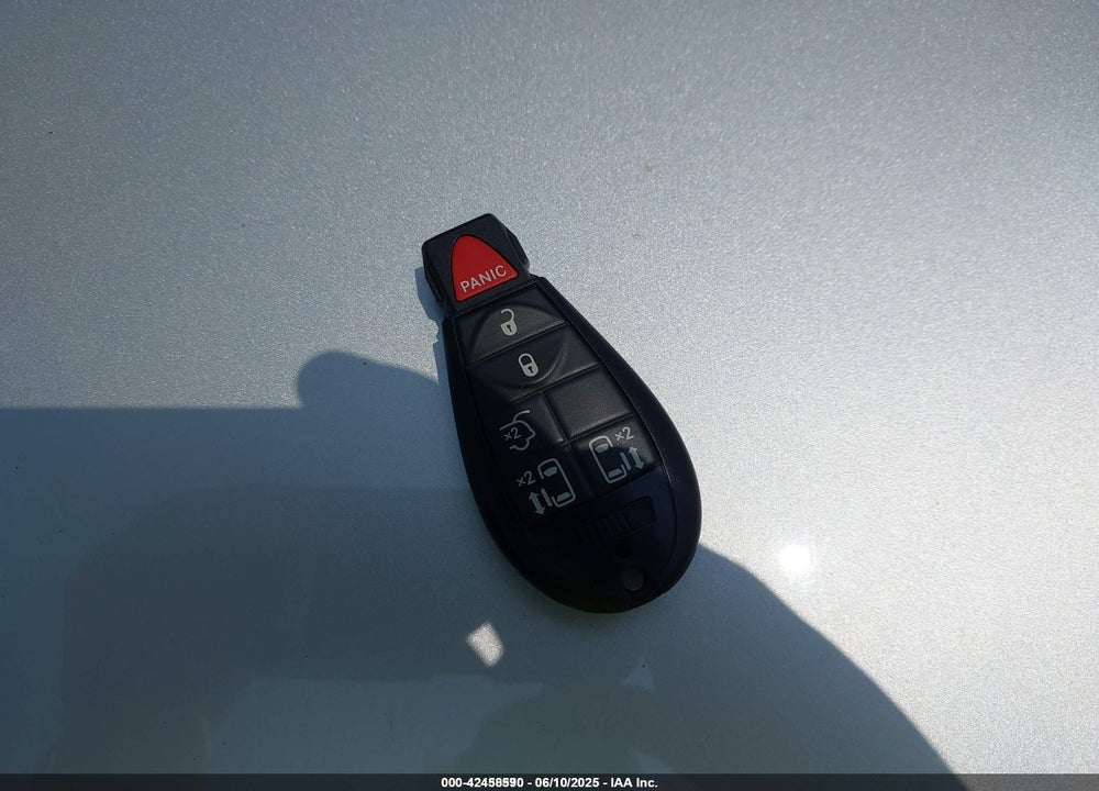 2011 DODGE GRAND CARAVAN CREW VIN: 2D4RN5DG6BR629416