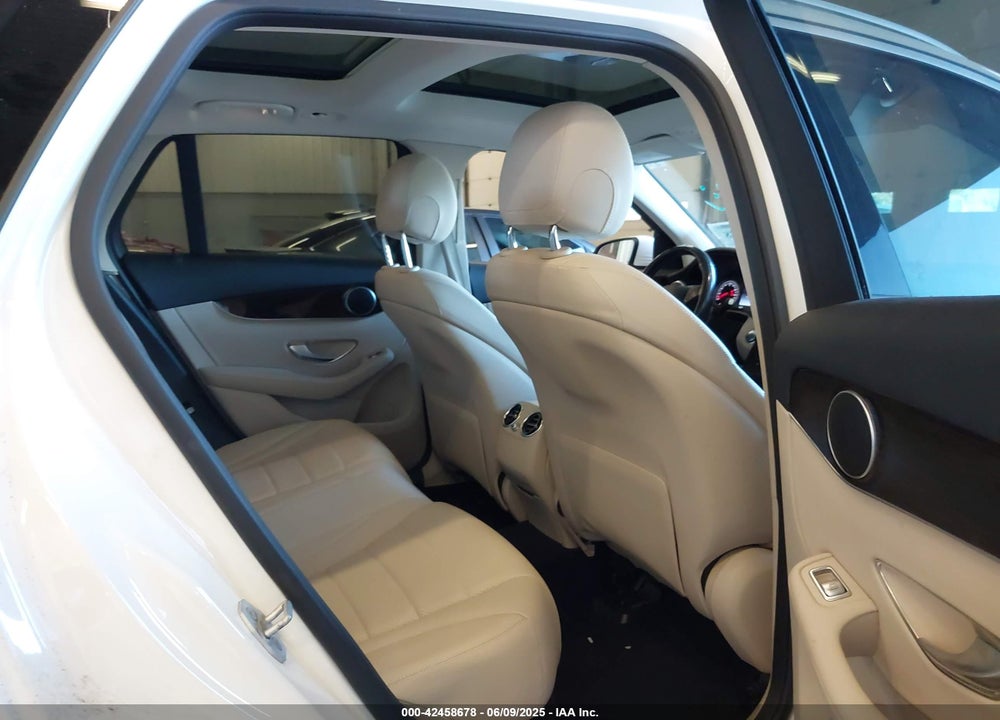 2016 MERCEDES-BENZ GLC CLASS VIN: WDC0G4KB8GF065617