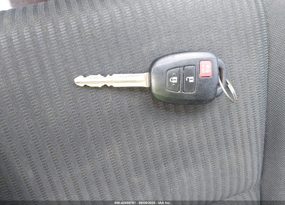 2018 TOYOTA RAV4 VIN: JTMZFREV1JJ736567