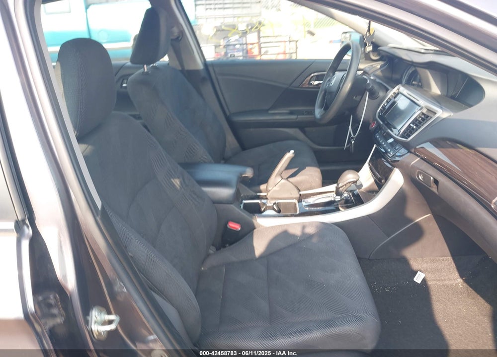 2017 HONDA ACCORD VIN: 1HGCR2F77HA134921