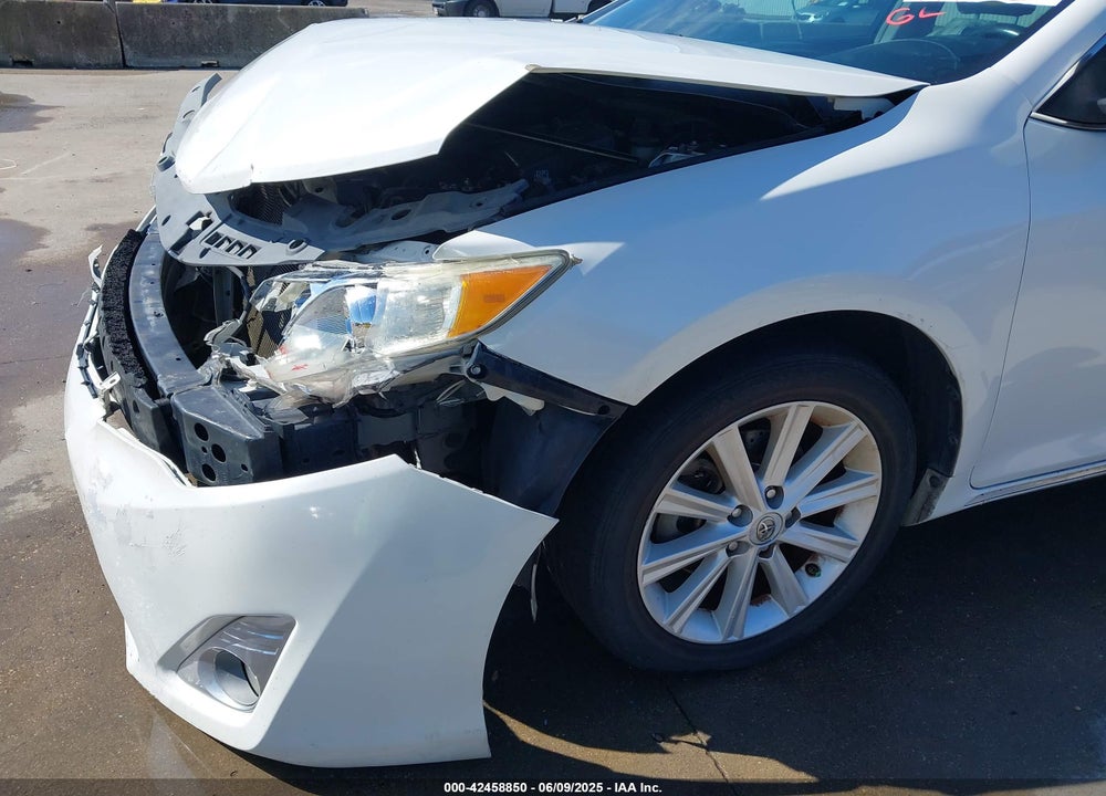 2014 TOYOTA CAMRY XLE V6 VIN: 4T1BK1FK3EU550936