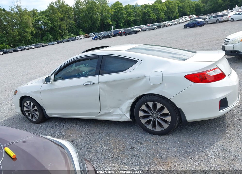 2013 HONDA ACCORD VIN: 1HGCT1B82DA008602