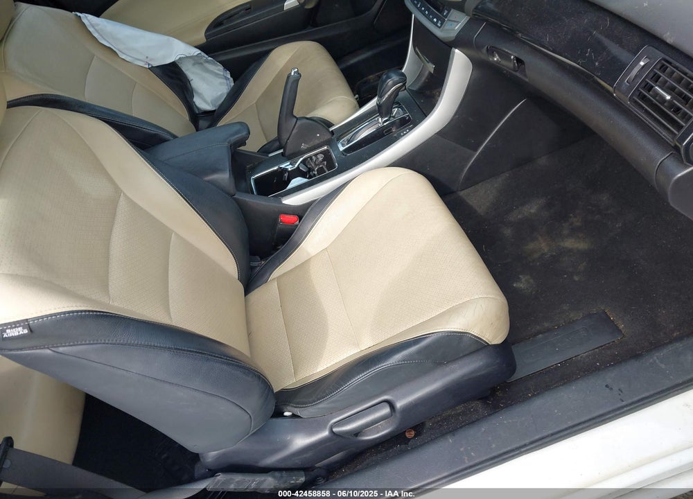 2013 HONDA ACCORD VIN: 1HGCT1B82DA008602