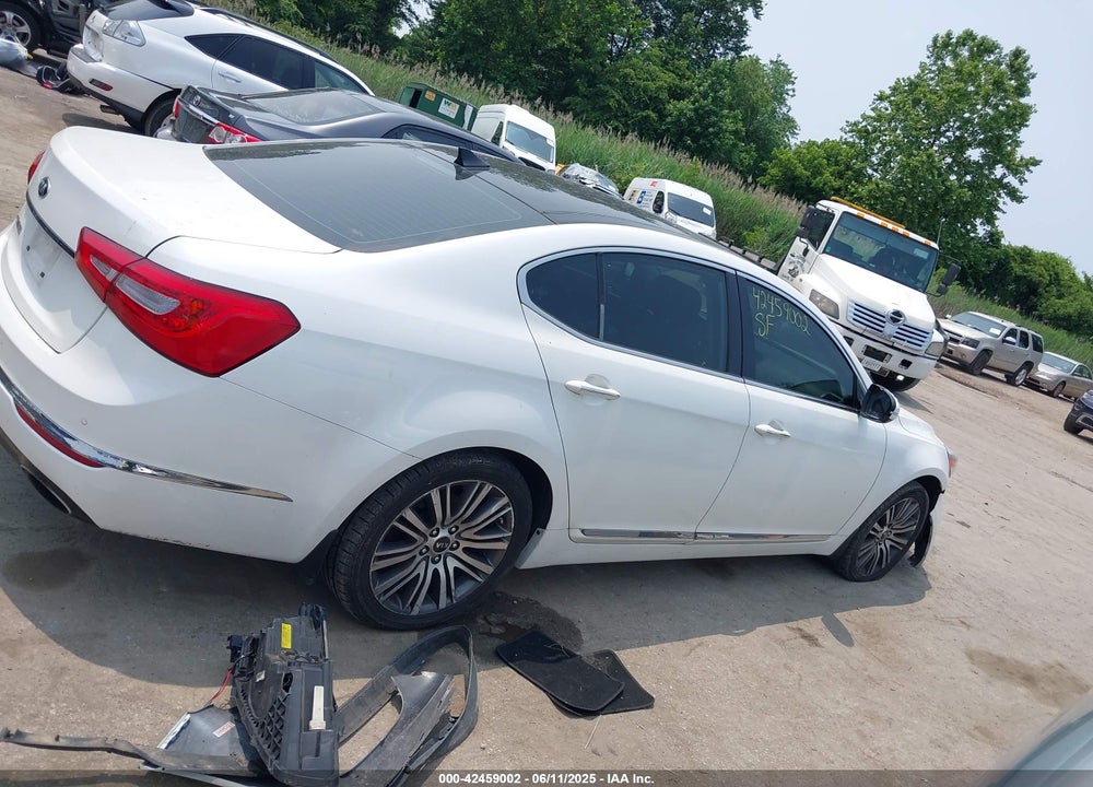 2015 KIA CADENZA PREMIUM VIN: KNALN4D7XF5182182