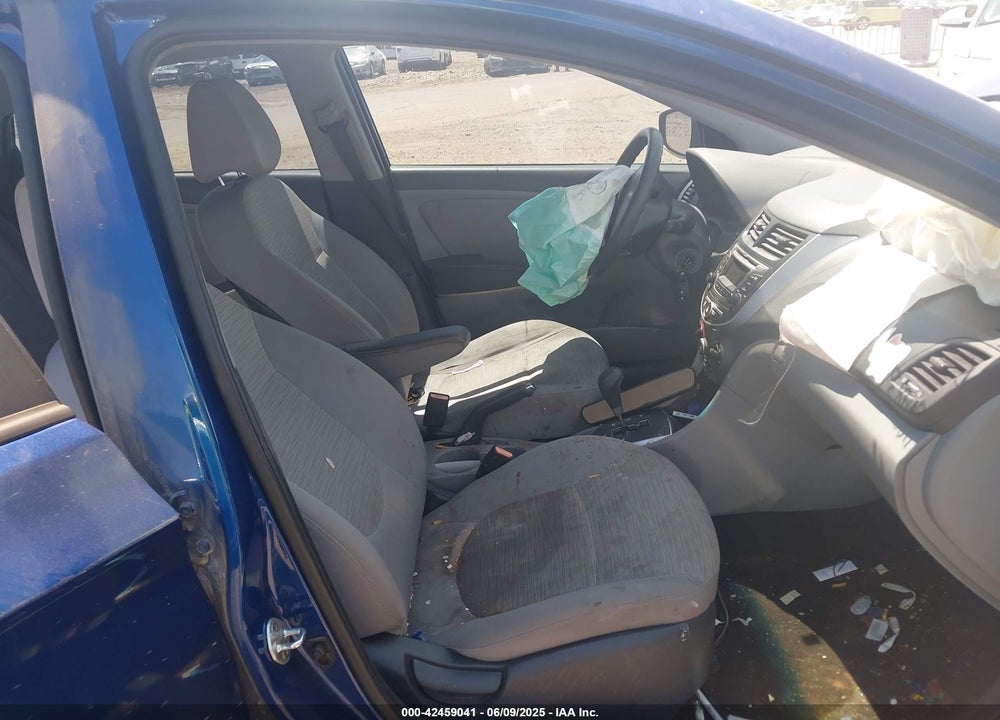 2016 HYUNDAI ACCENT VIN: KMHCT4AE8GU124747