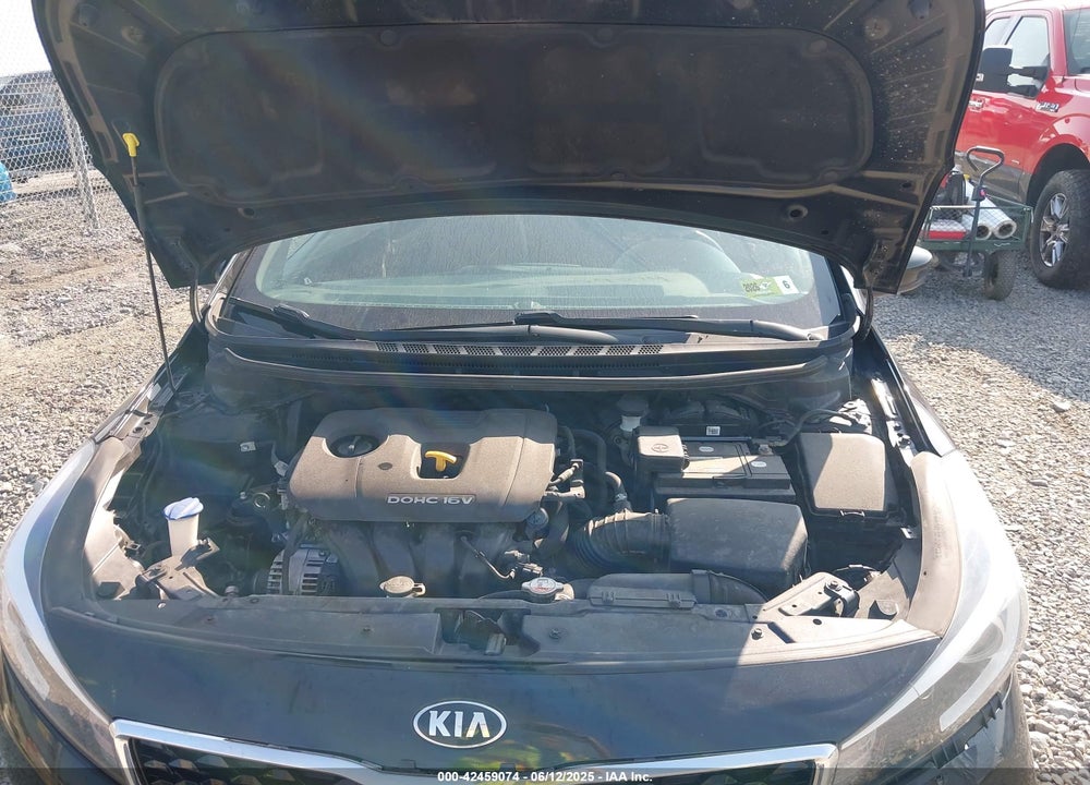 2017 KIA FORTE VIN: 3KPFL4A71HE085597