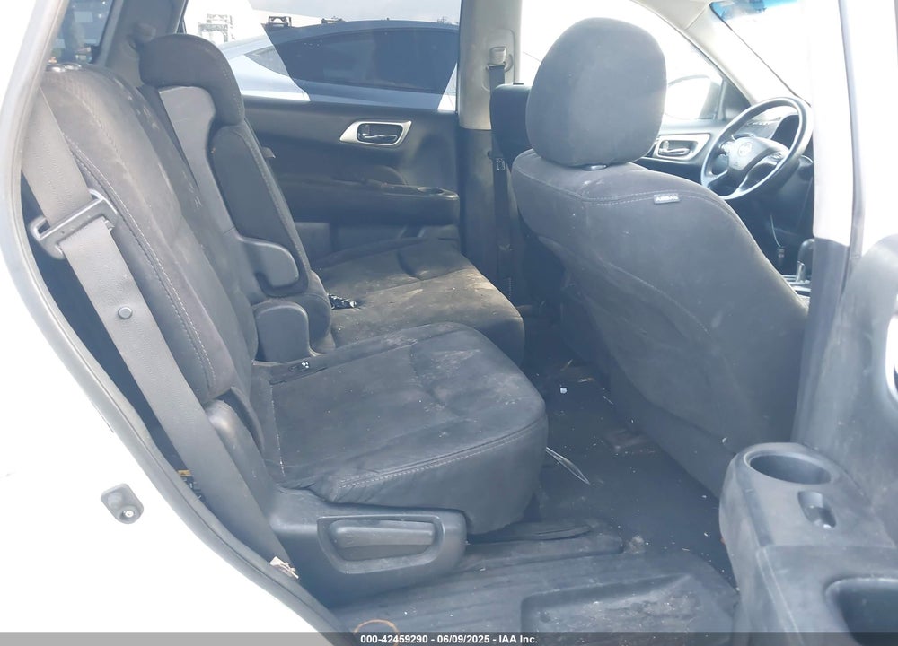 2015 NISSAN PATHFINDER VIN: 5N1AR2MN3FC682032