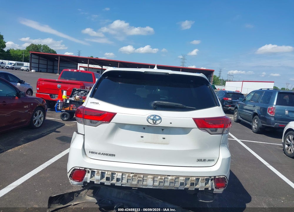 2018 TOYOTA HIGHLANDER VIN: 5TDJZRFHXJS808978